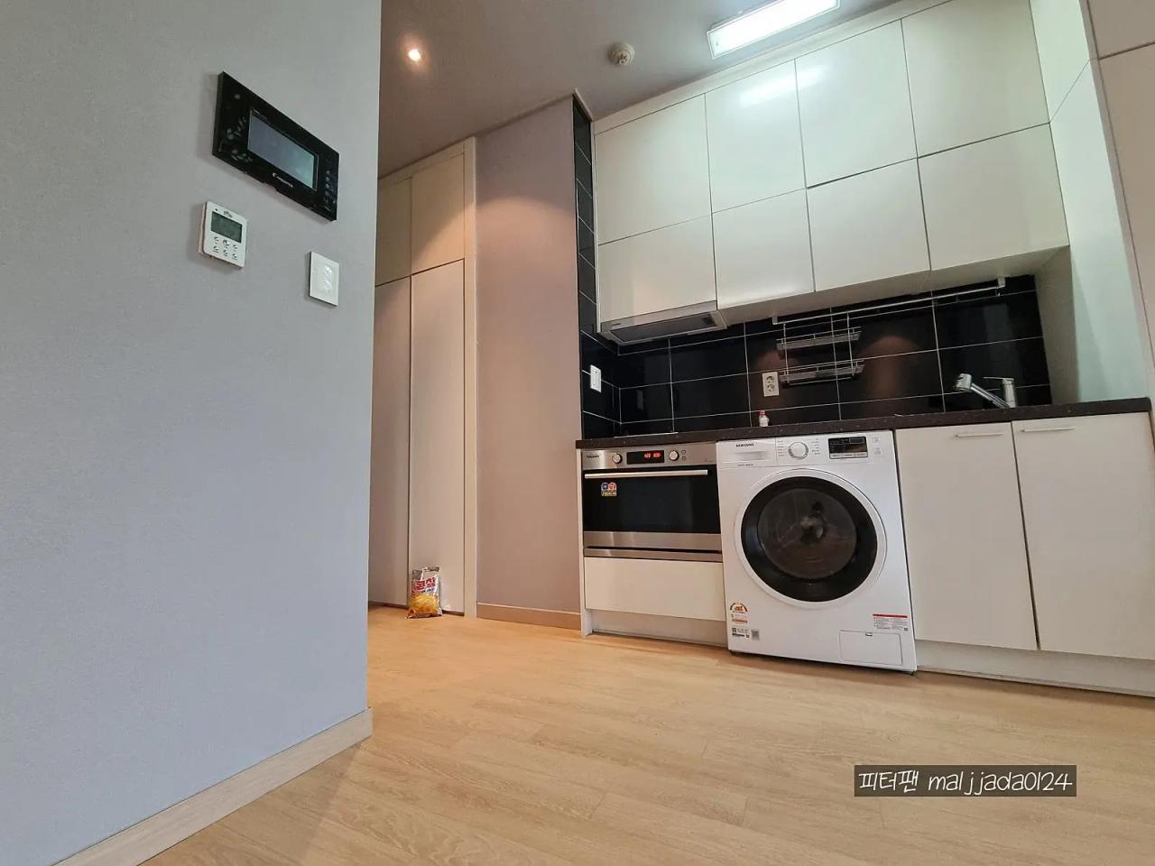 Room image 1