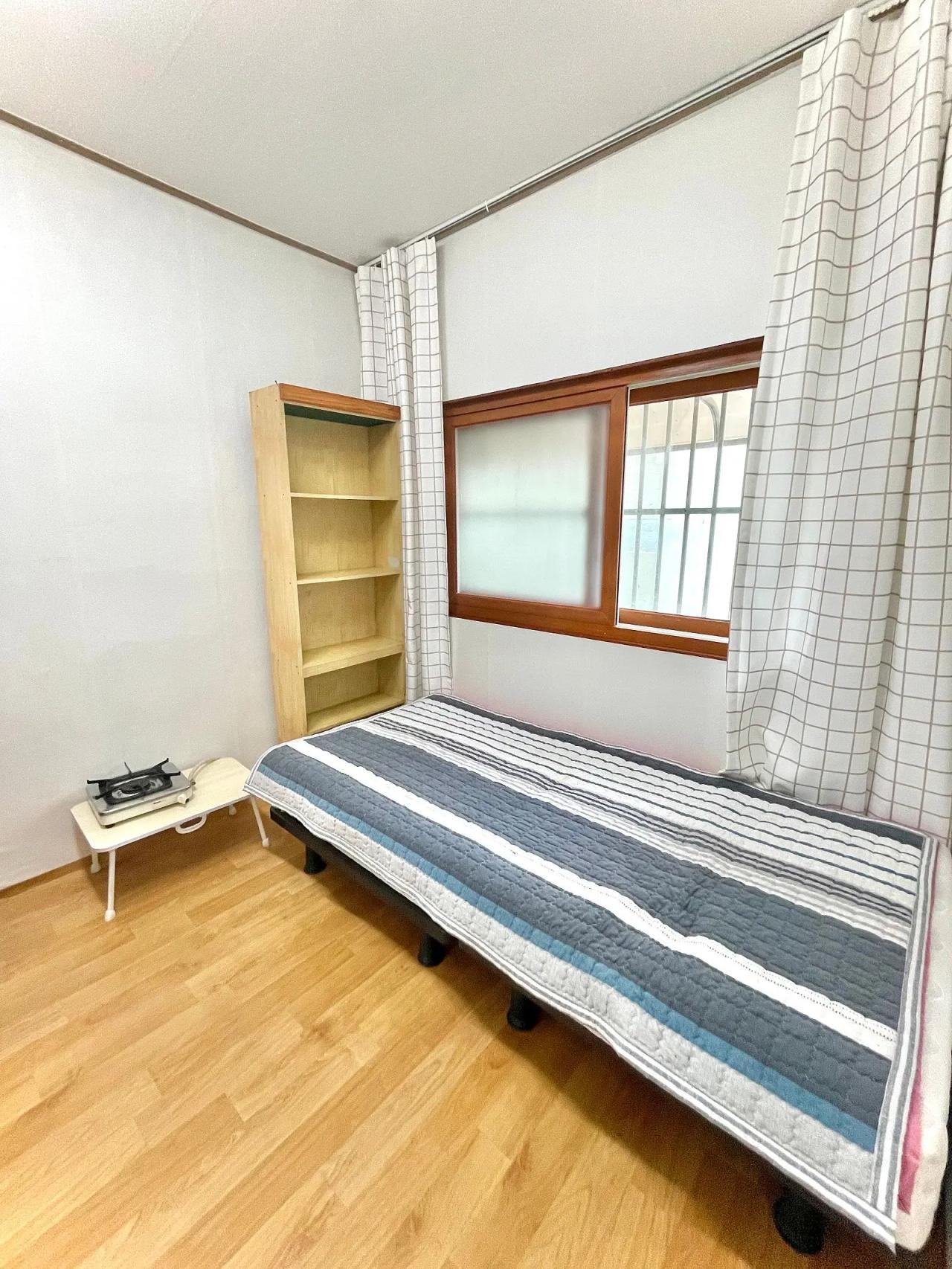 Room image 9