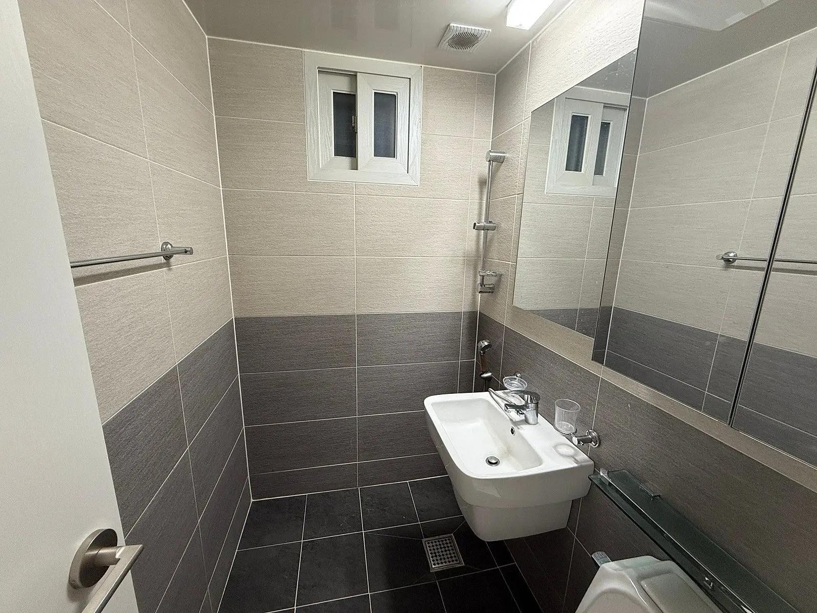 Room image1