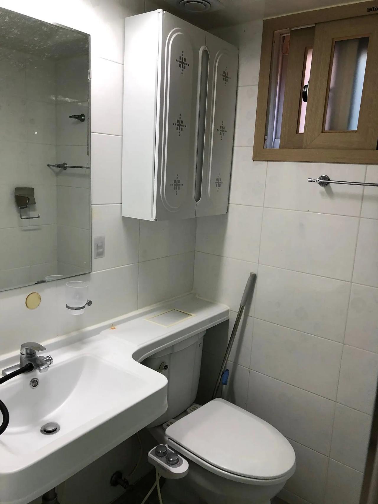 Room image 5