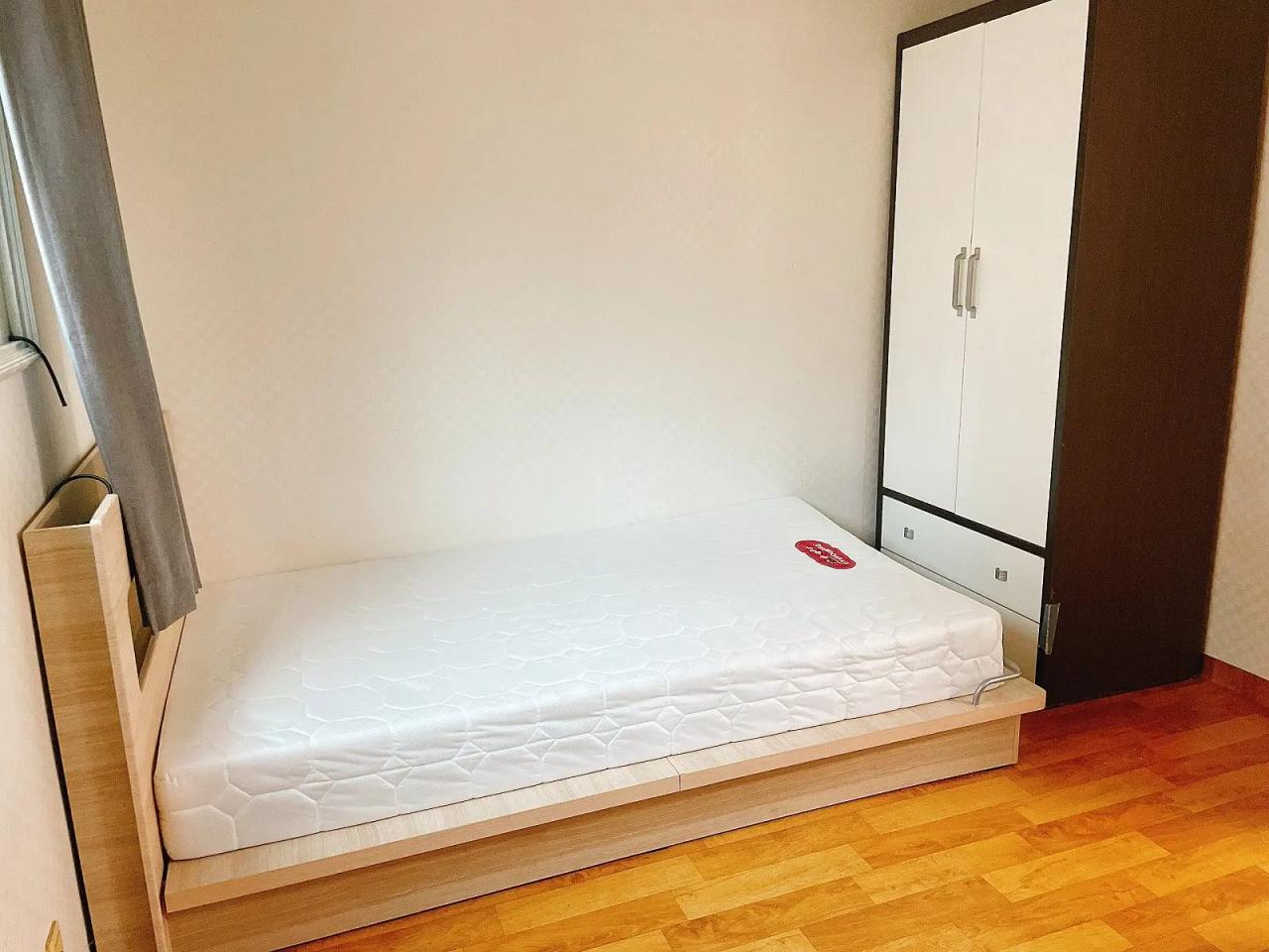 Room image 6