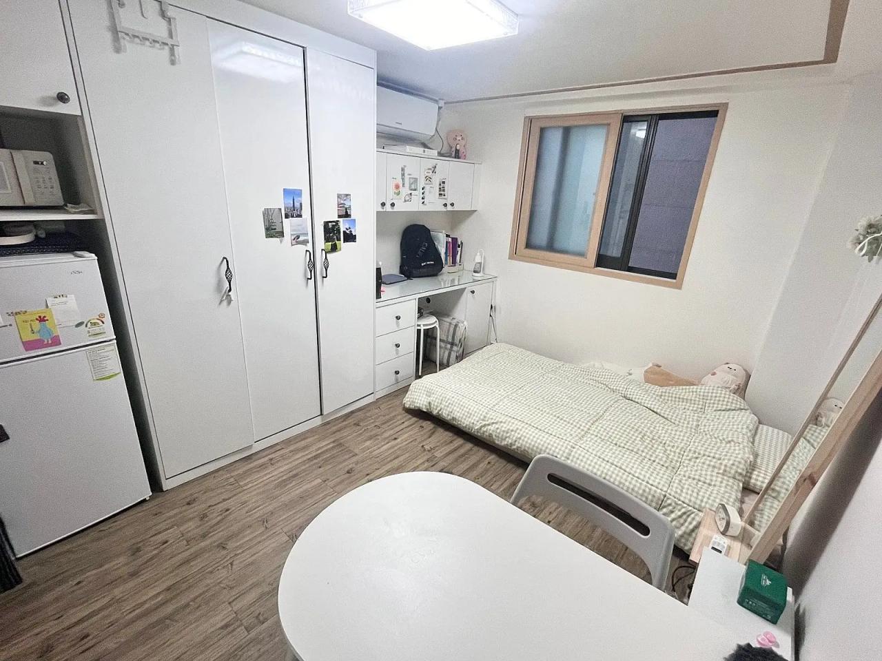 Room image 3