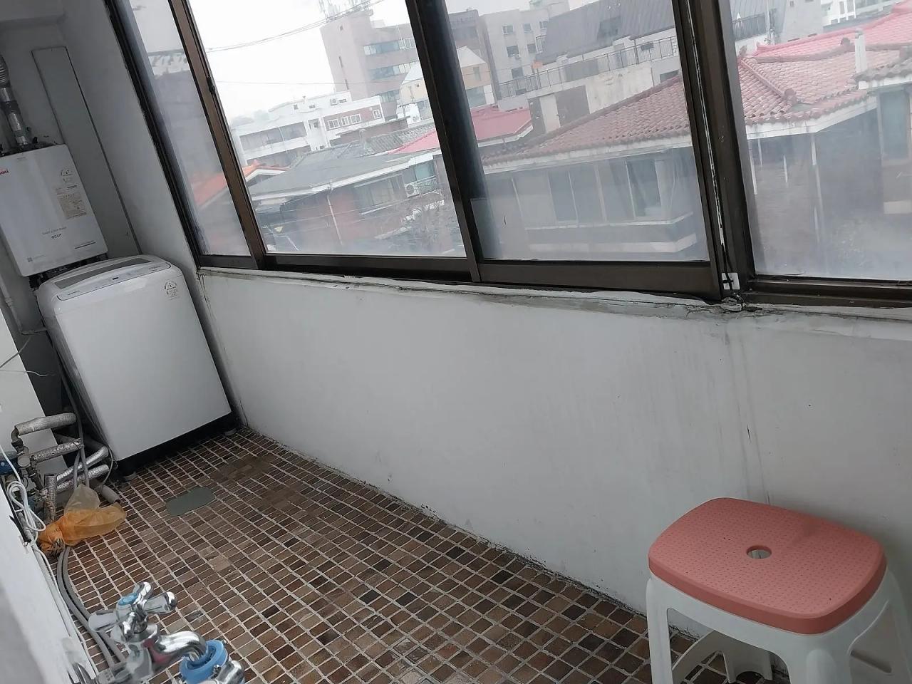 Room image 3