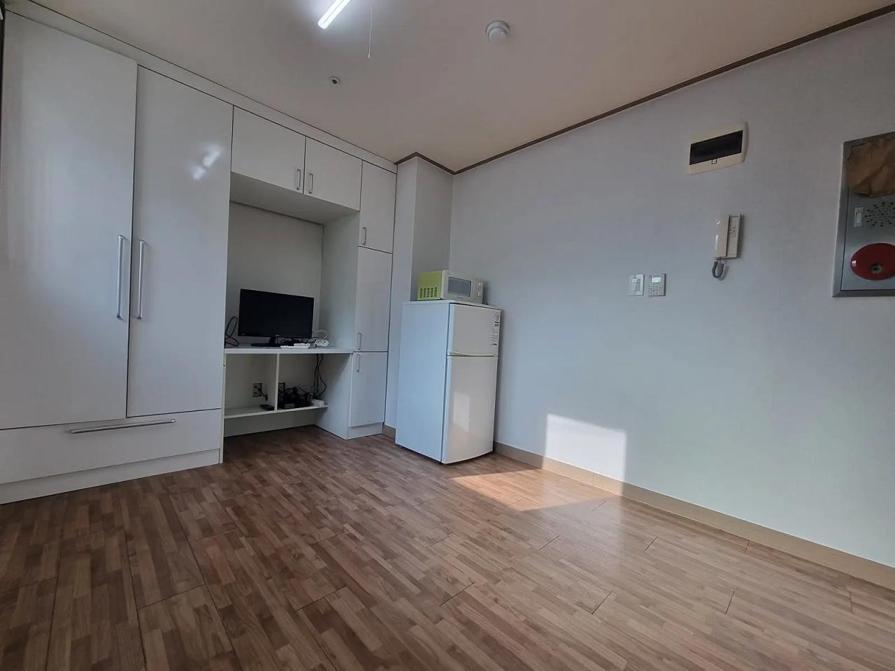 Room image 1
