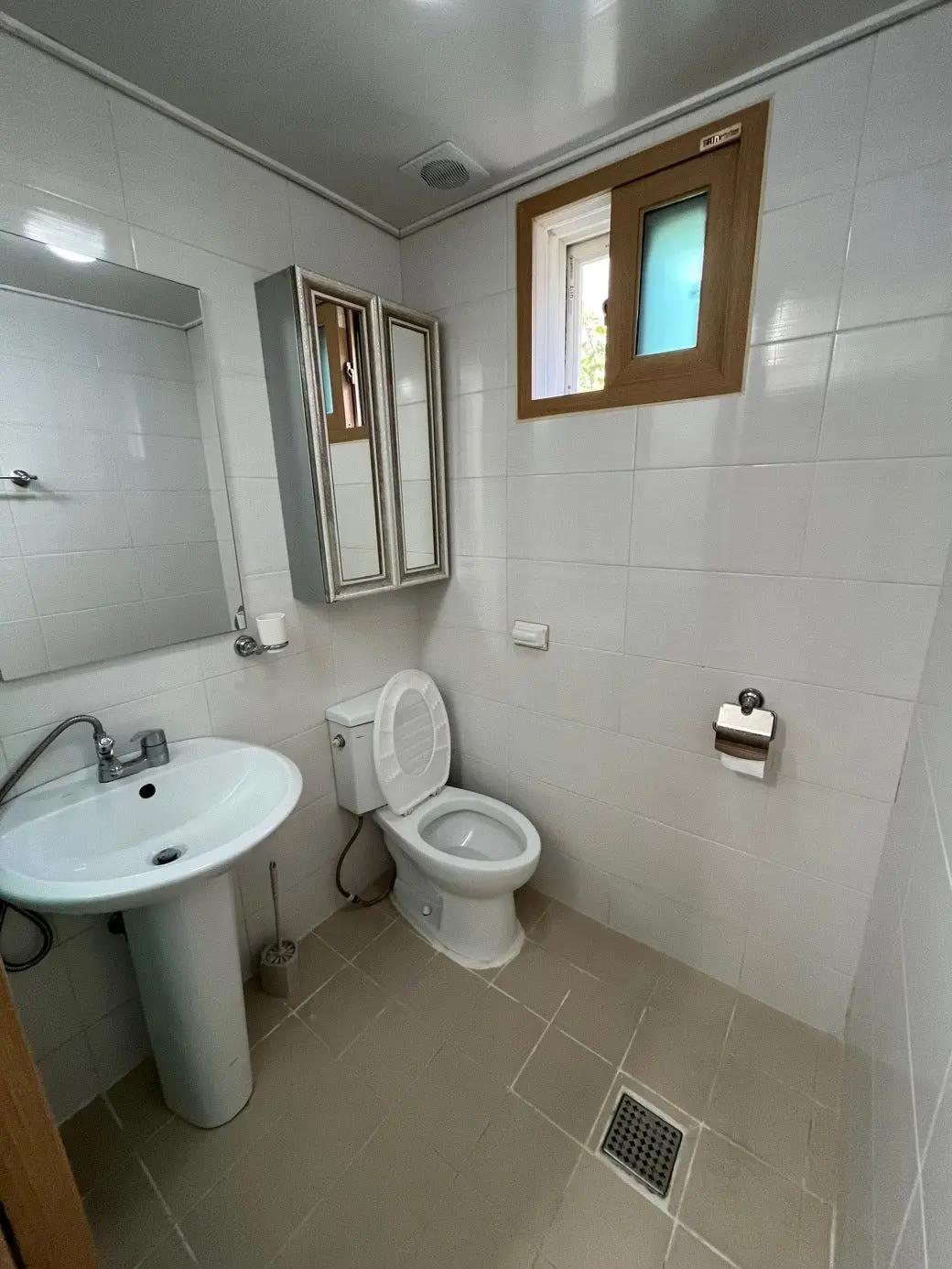 Room image 2