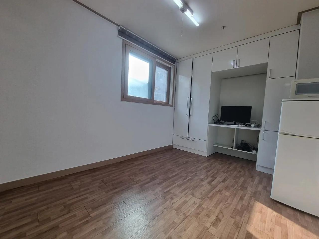 Room image 5