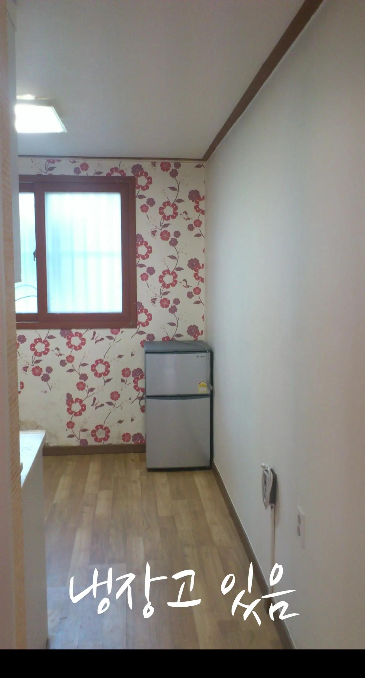 Room image 6