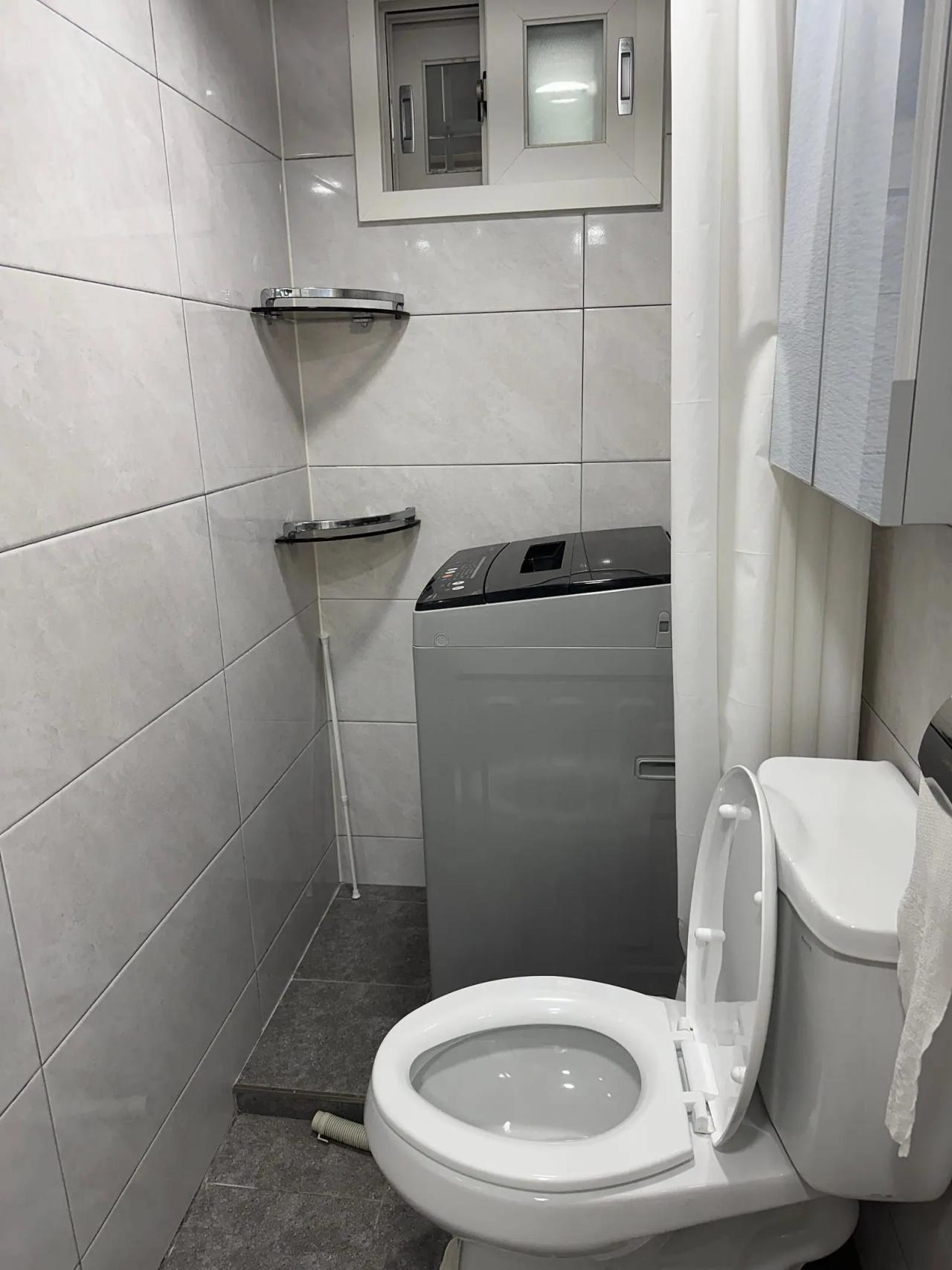 Room image 2
