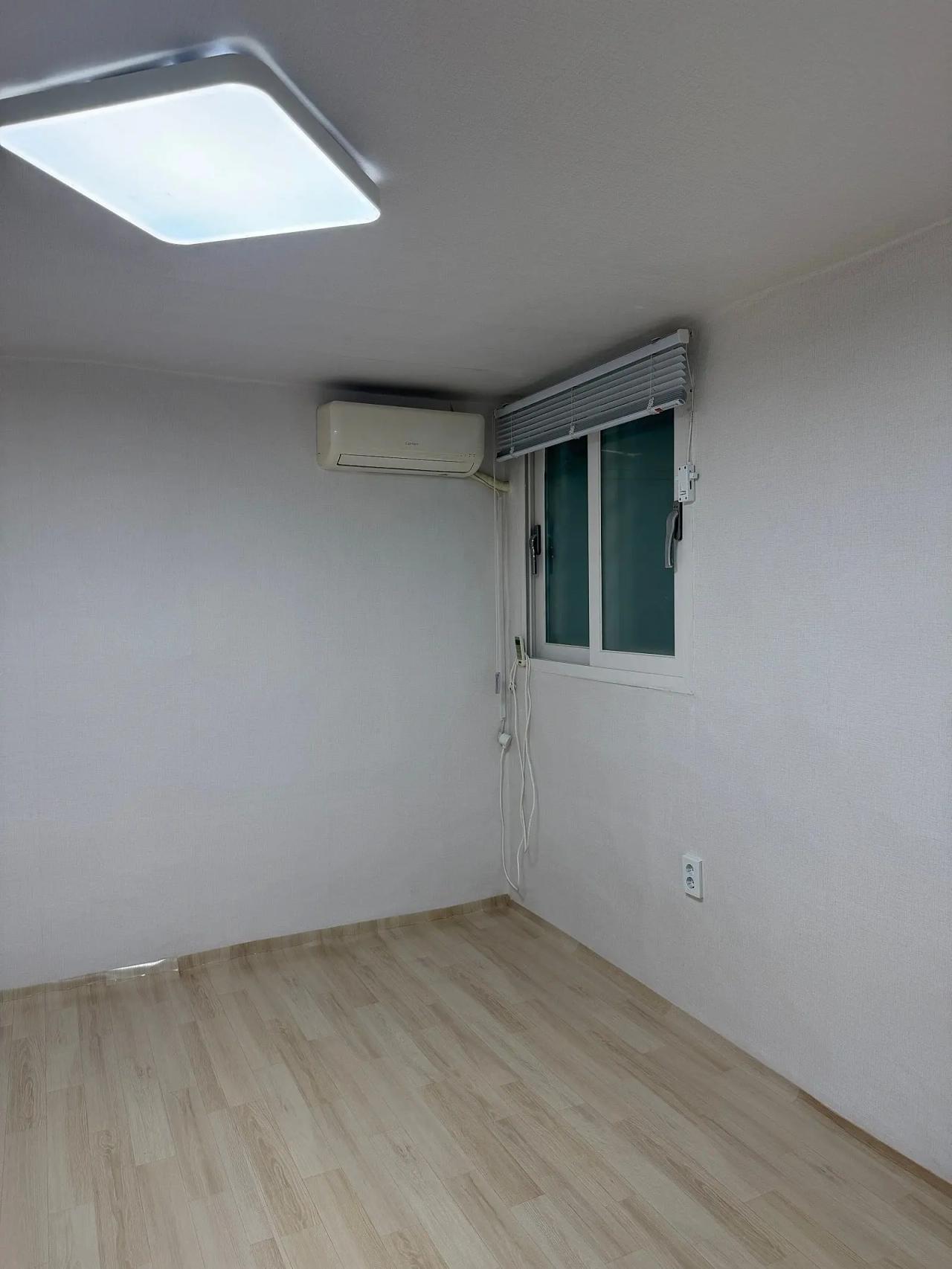 Room image 5