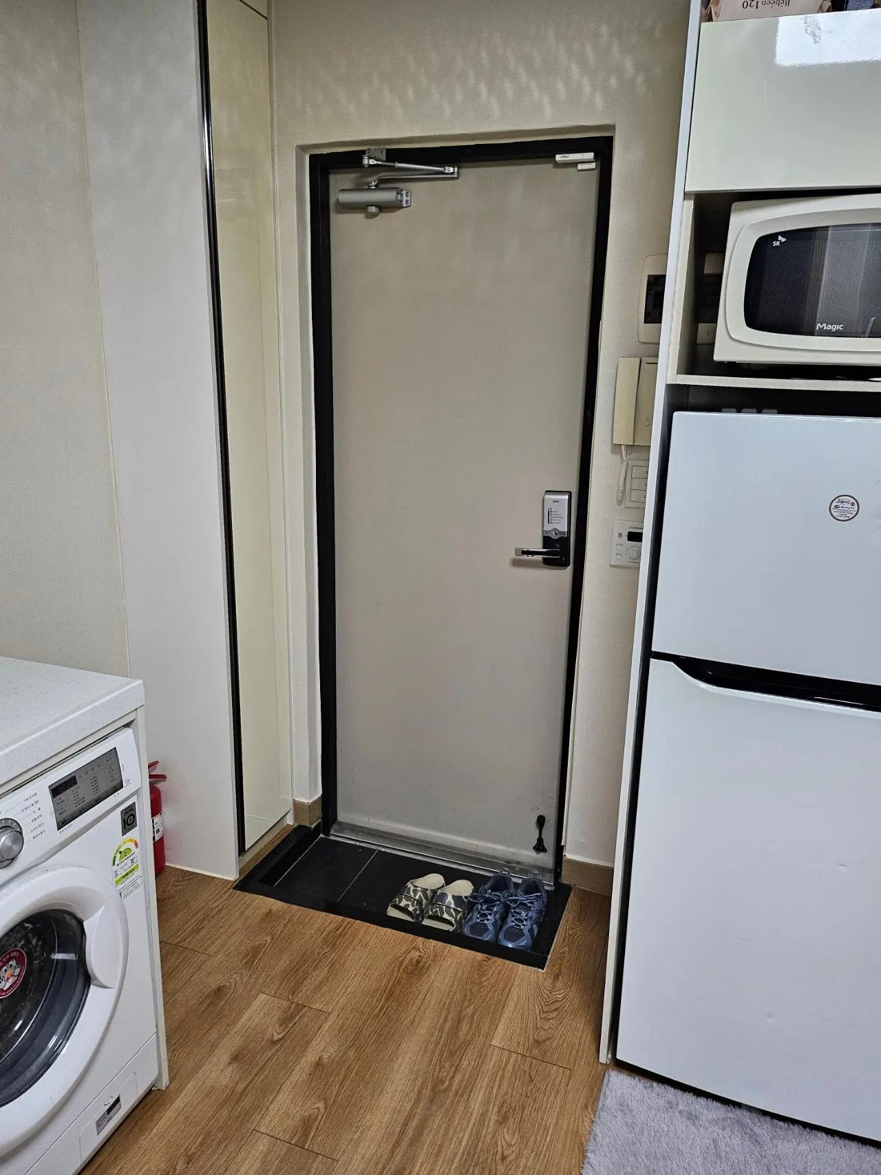 Room image1