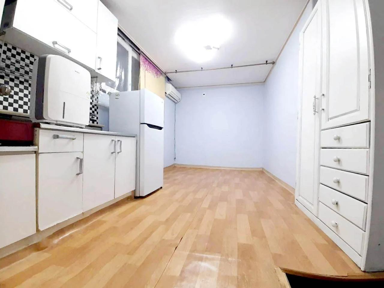 Room image 1