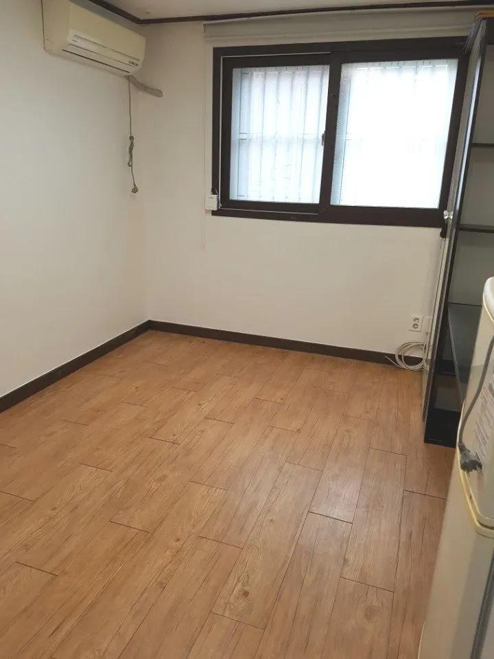 Room image 6