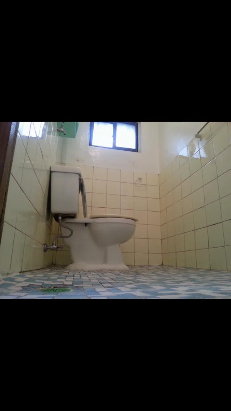 Room image 4