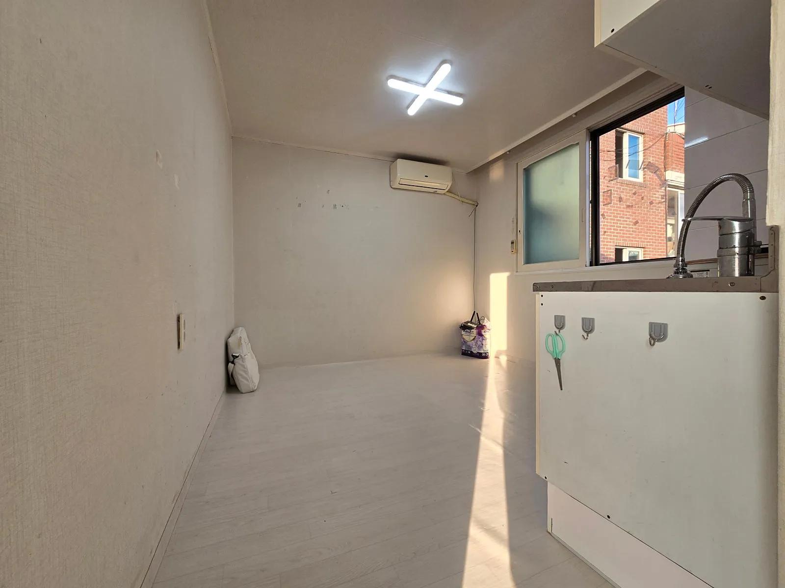 Room image9