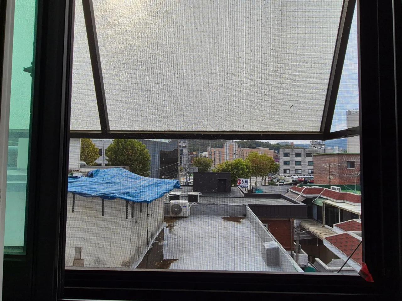 Room image 8