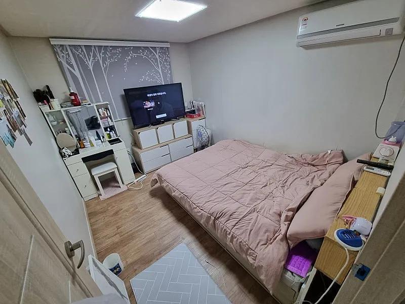 Room image 6