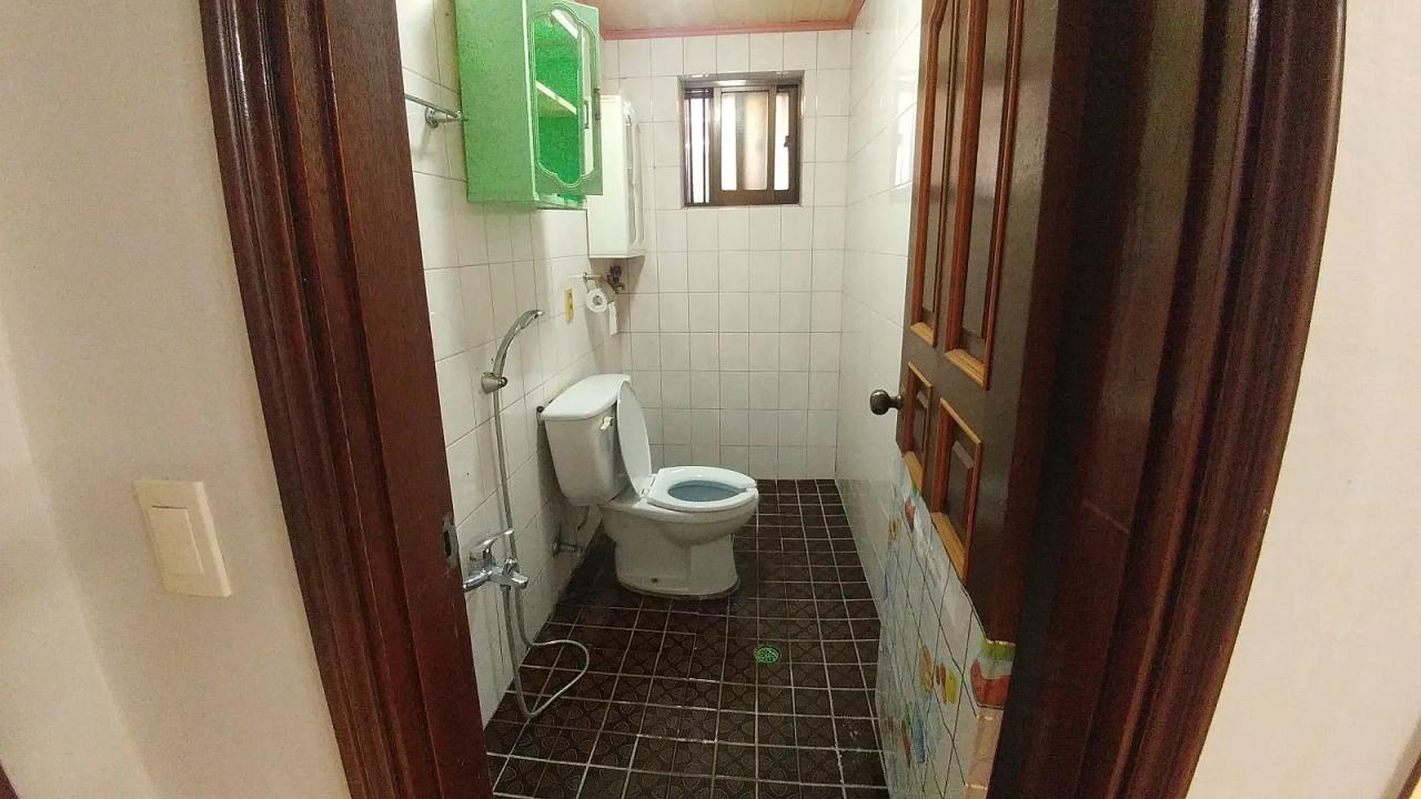 Room image 7