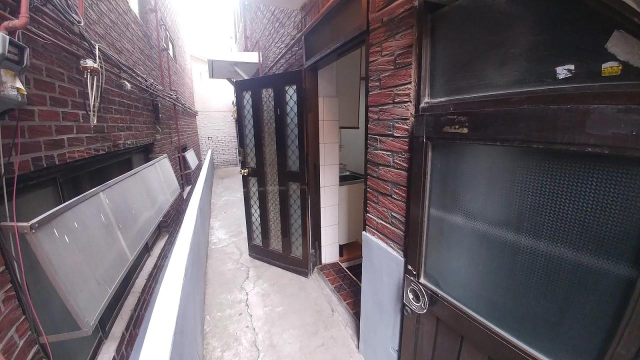 Room image 9