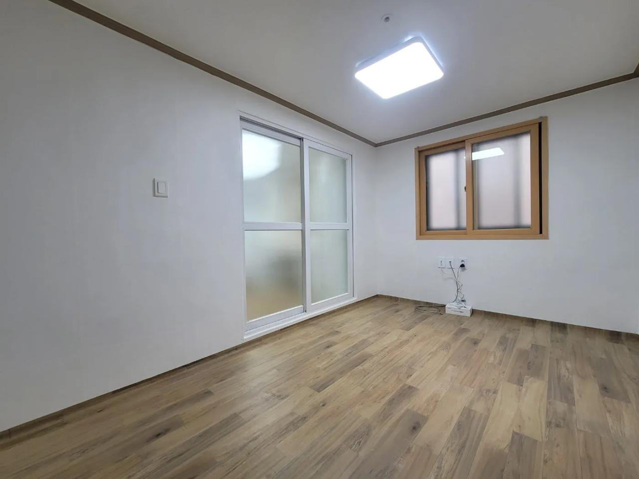 Room image 1