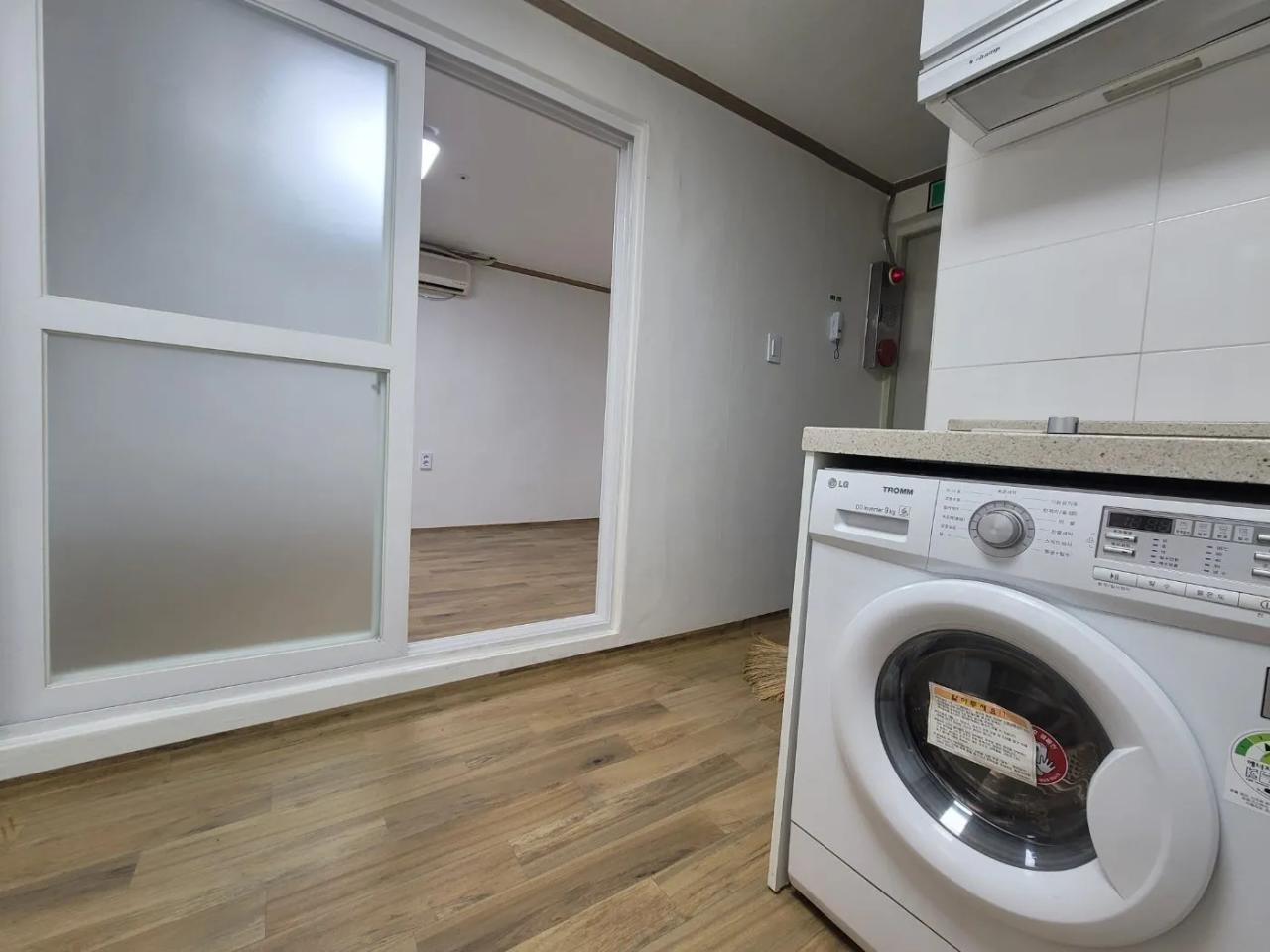 Room image 6