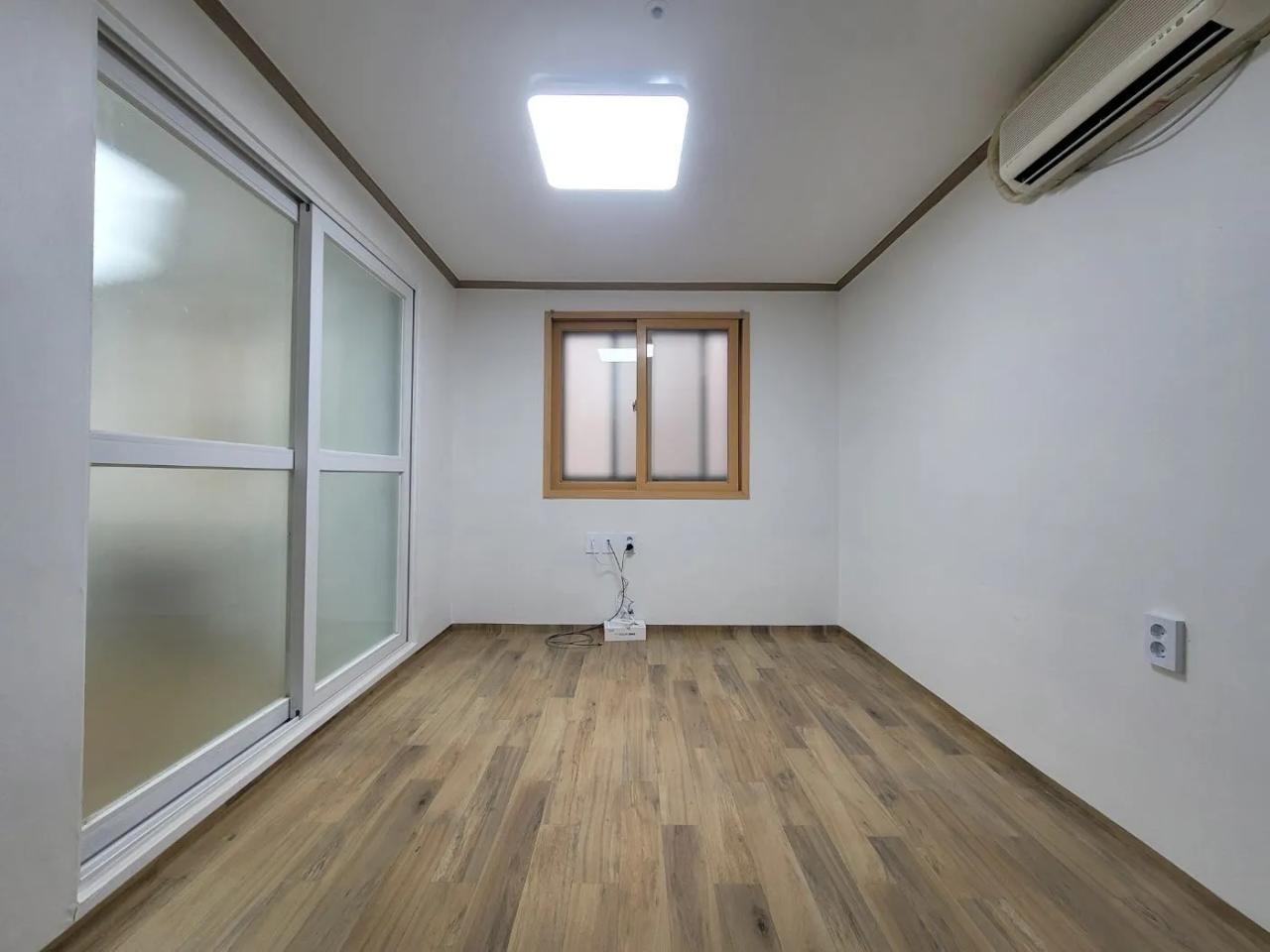 Room image 7