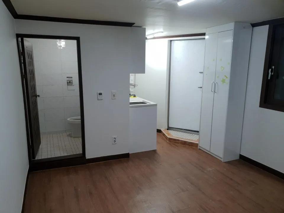 Room image 7