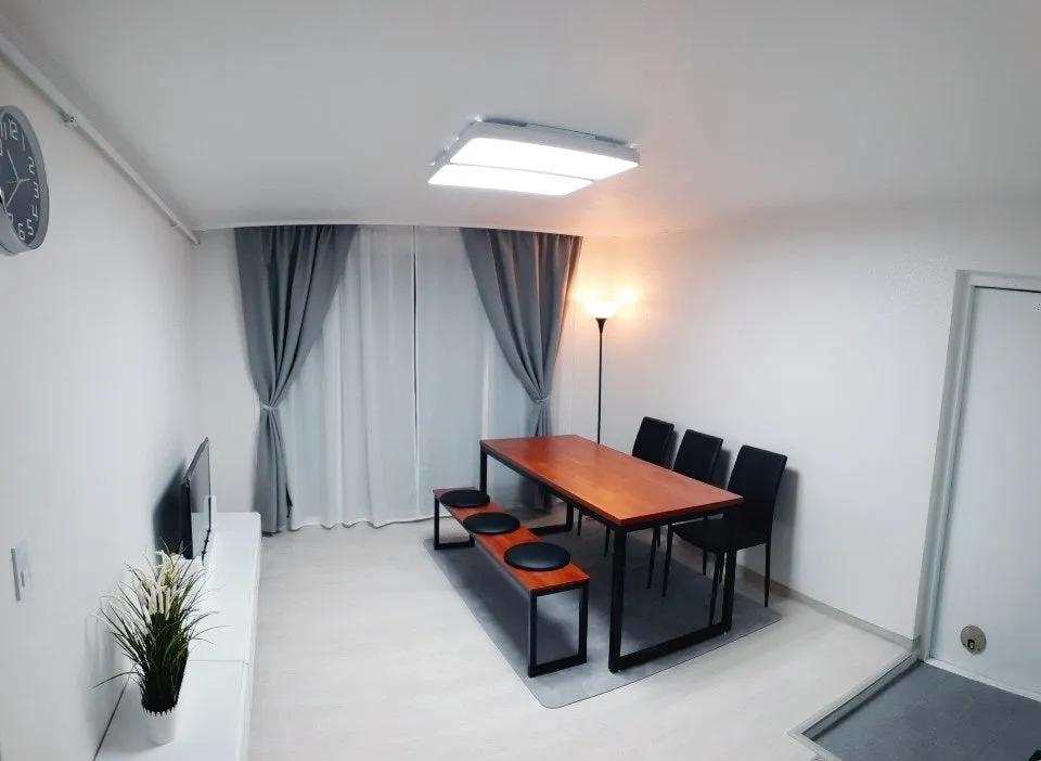 Room image 8