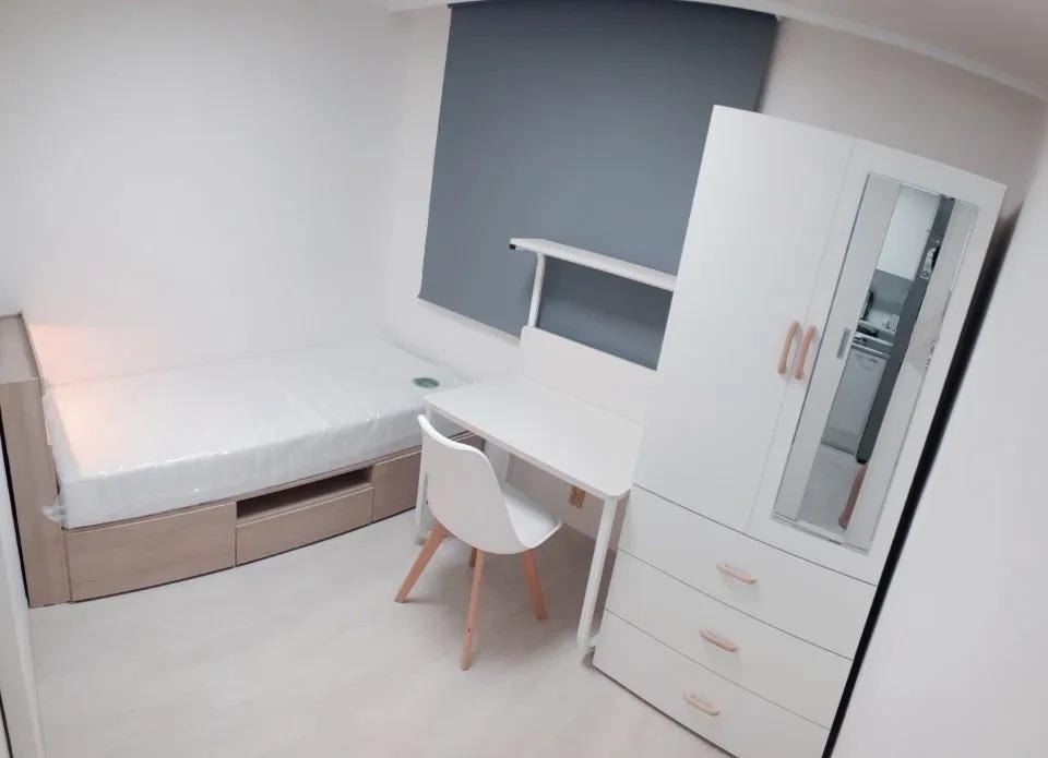 Room image 10