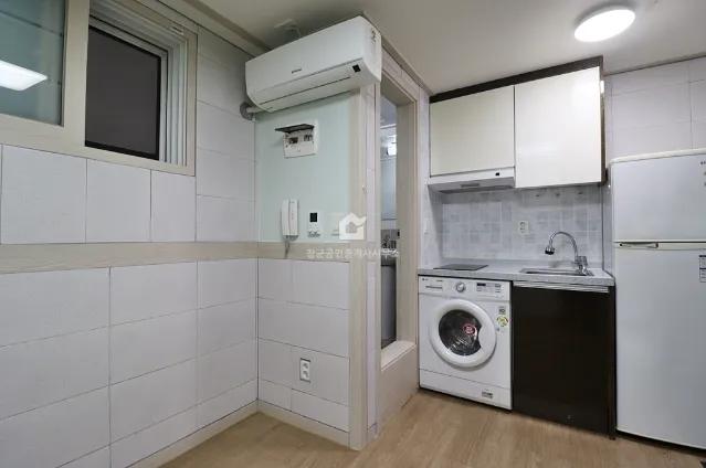 Room image 4