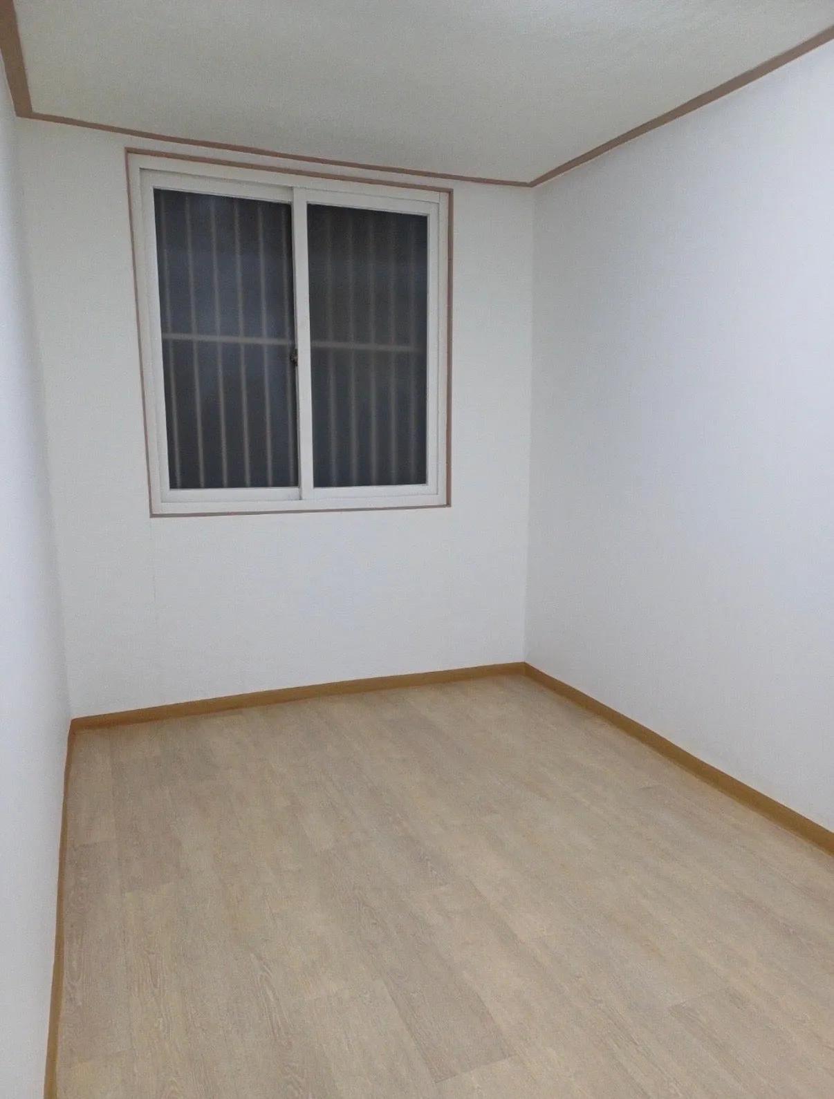 Room image 3