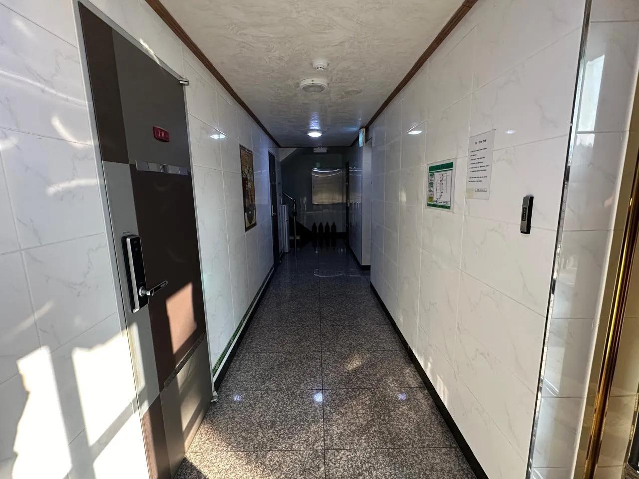 Room image 2