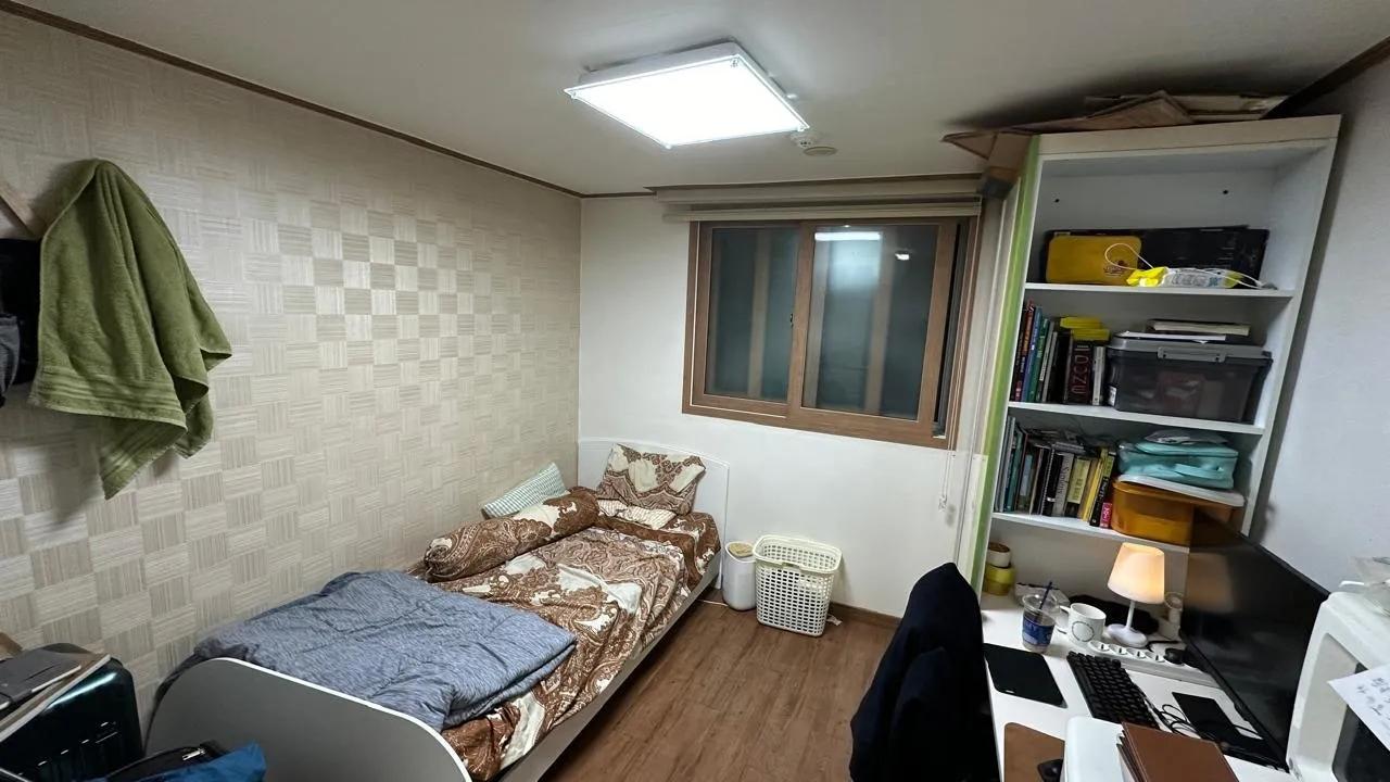Room image 8