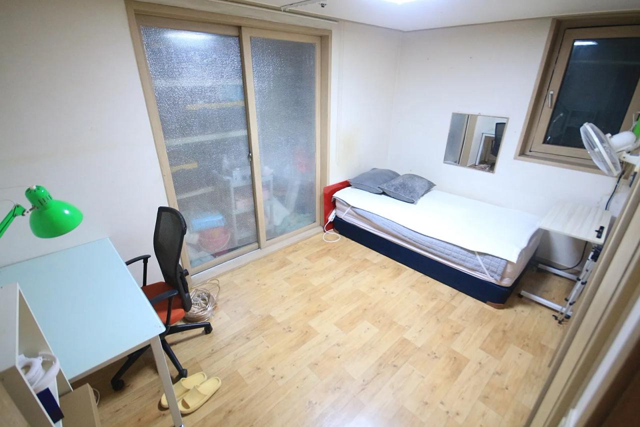 Room image 5