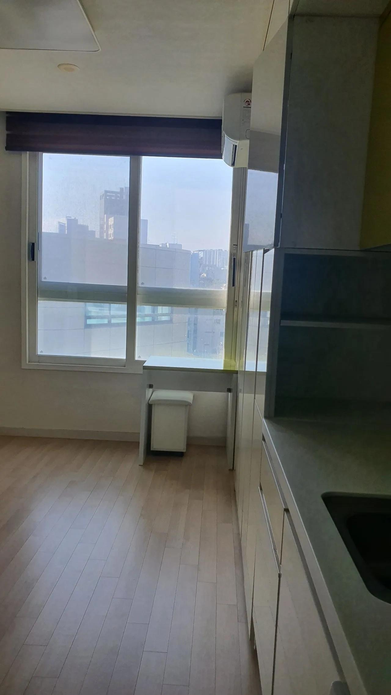 Room image1