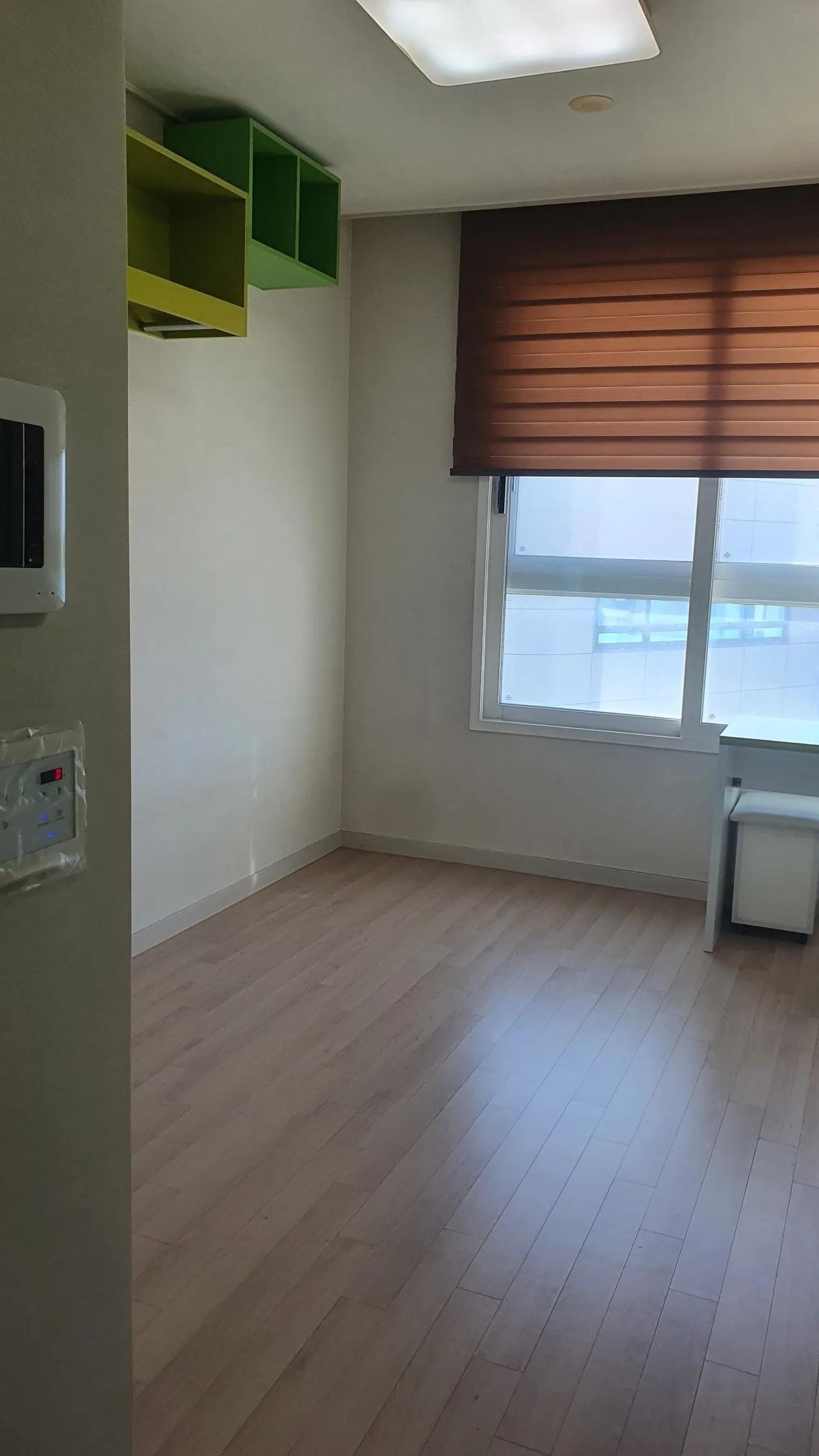 Room image 12