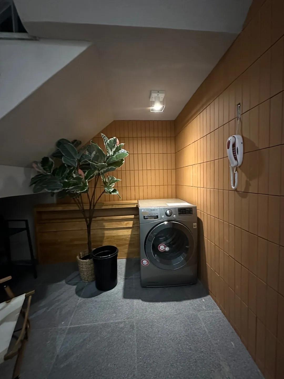 Room image 19