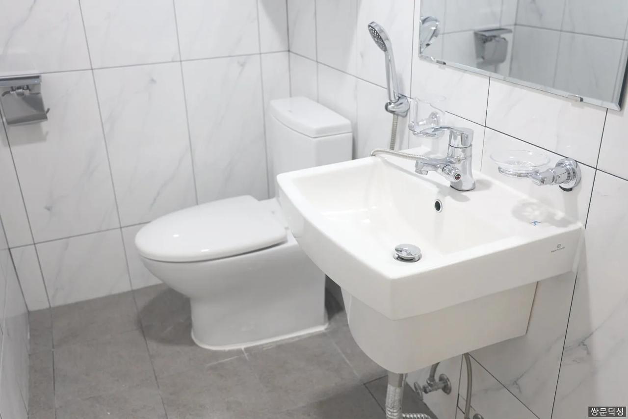 Room image 5