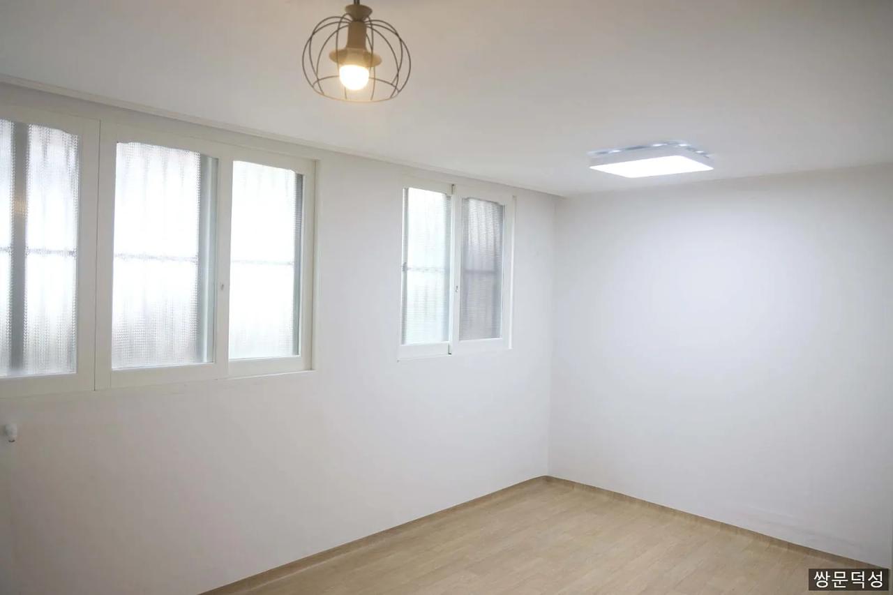 Room image 16