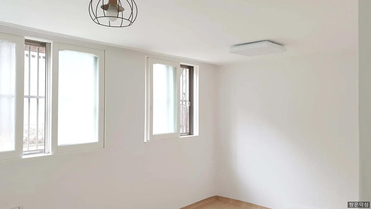 Room image 17