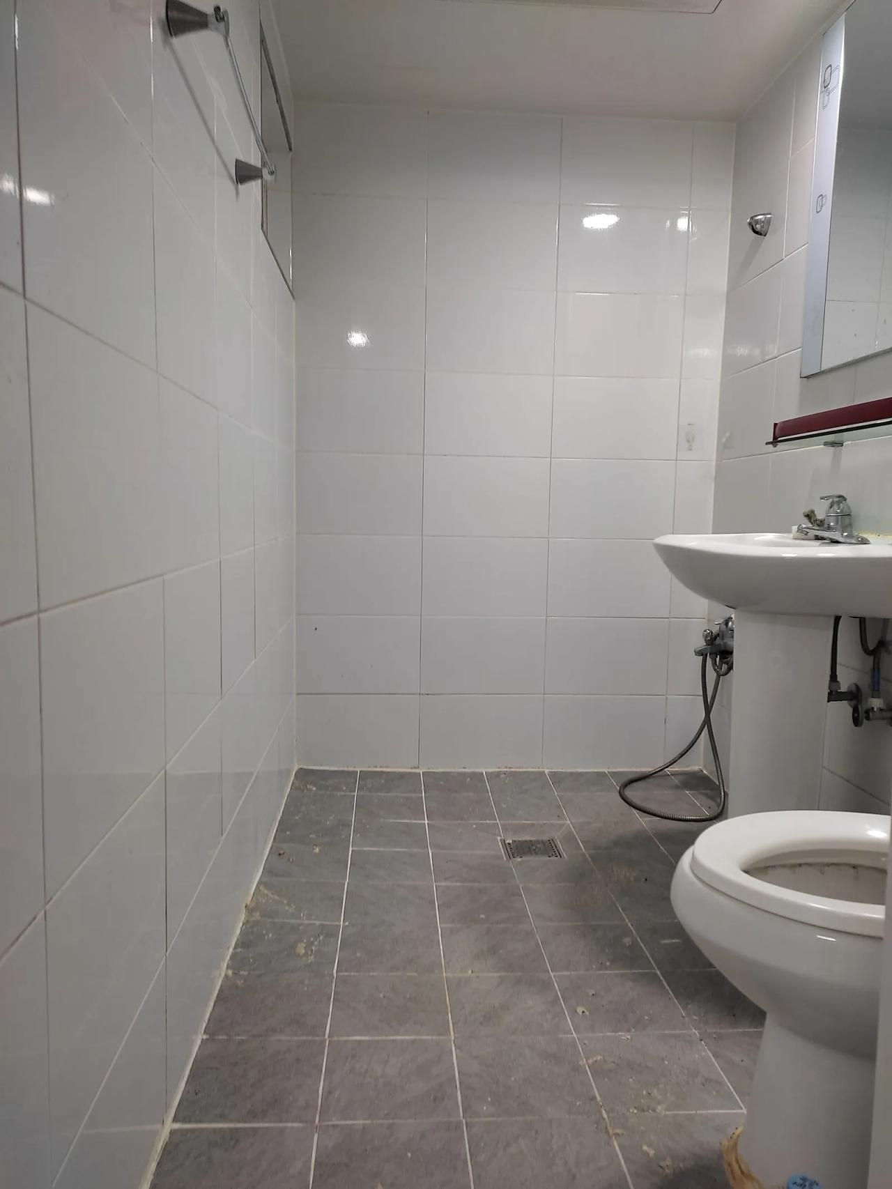 Room image 3
