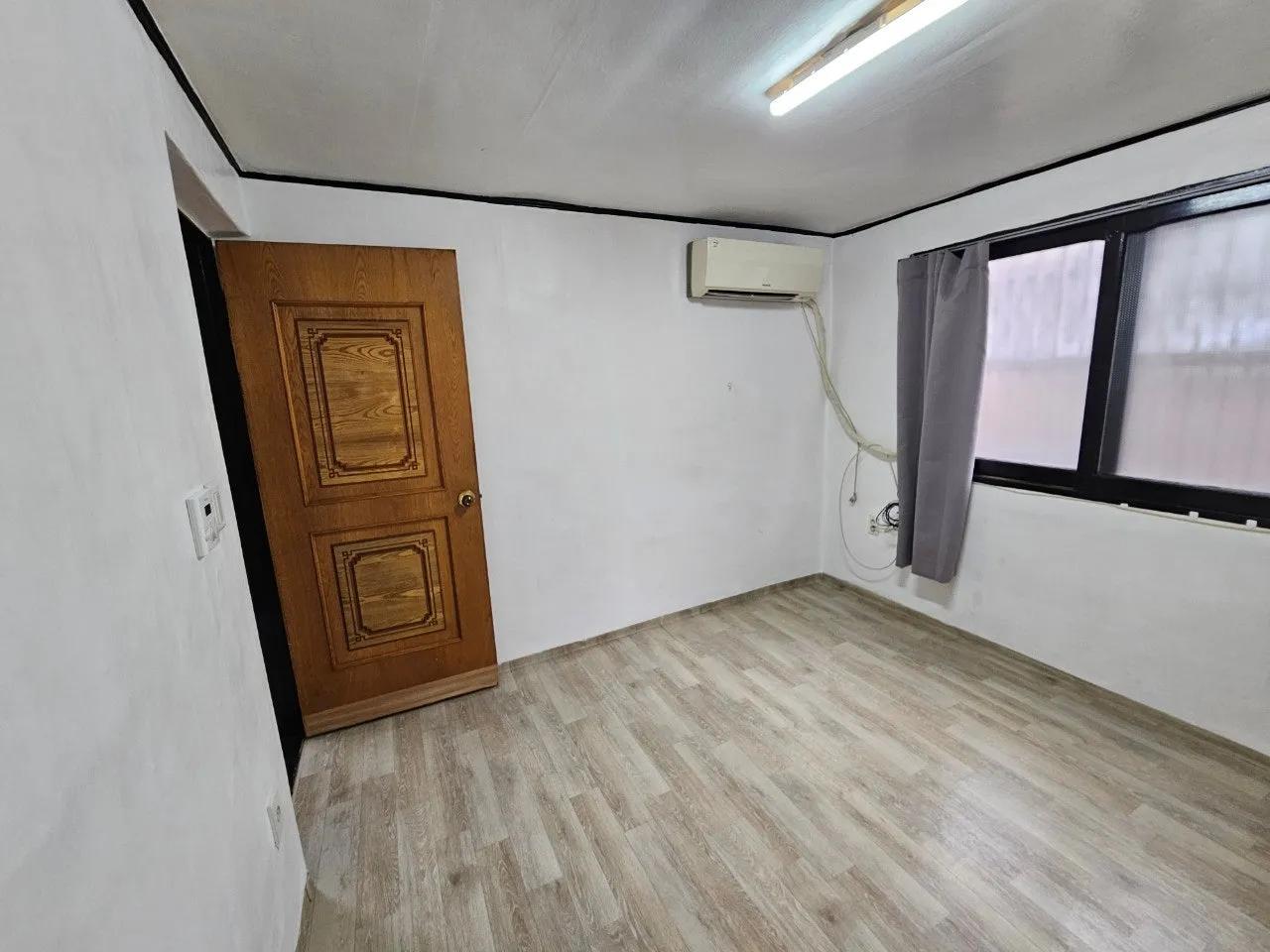 Room image2