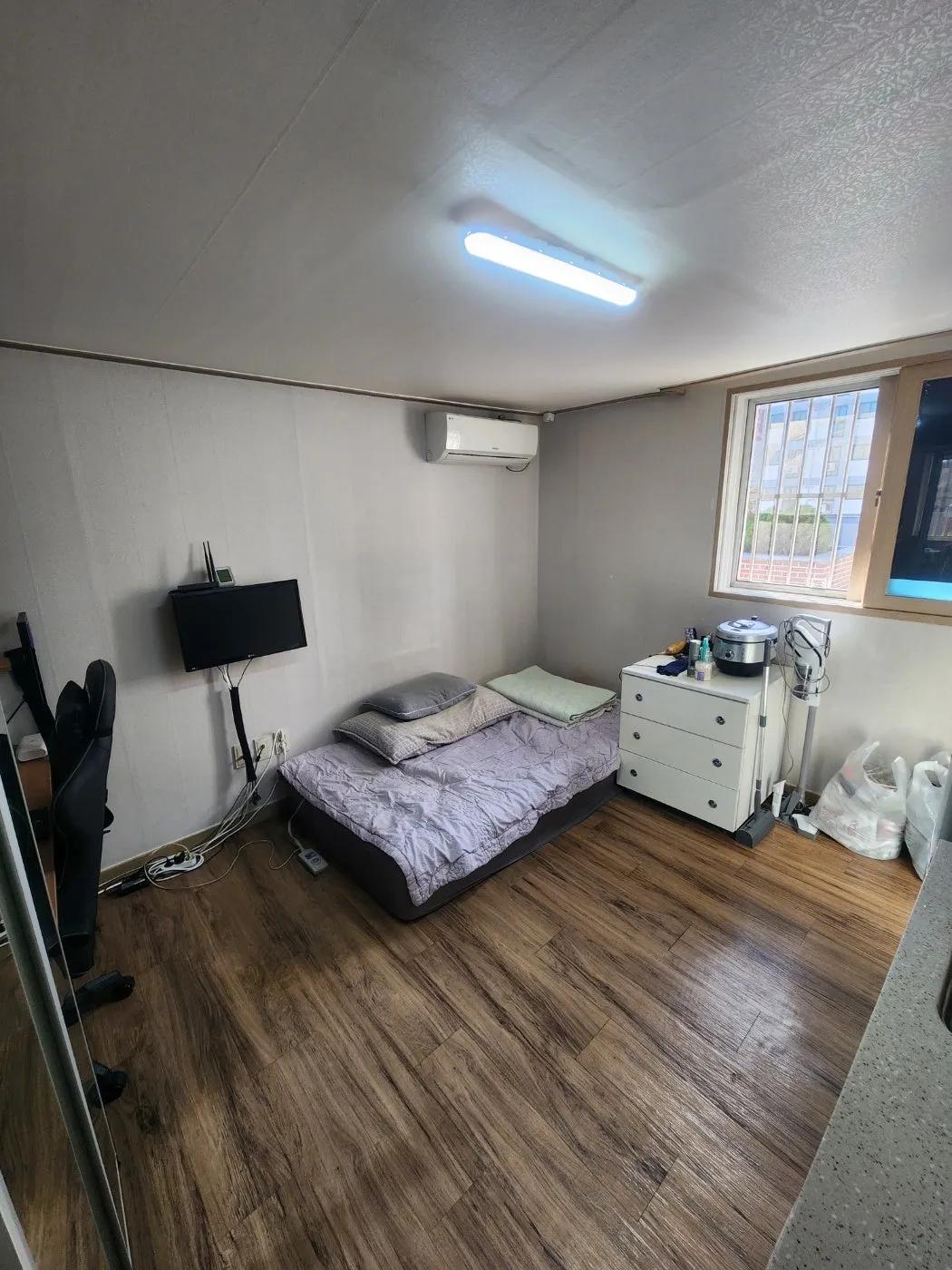 Room image 3