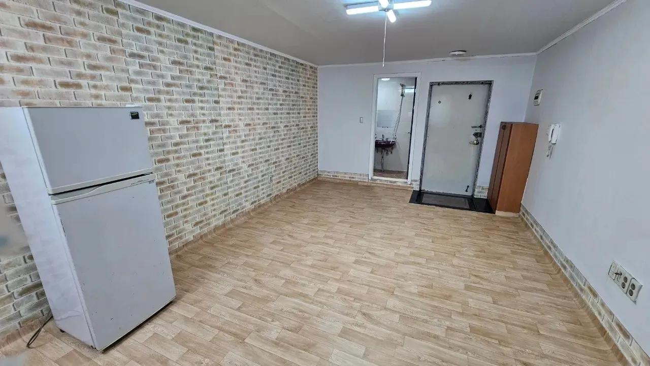 Room image 3