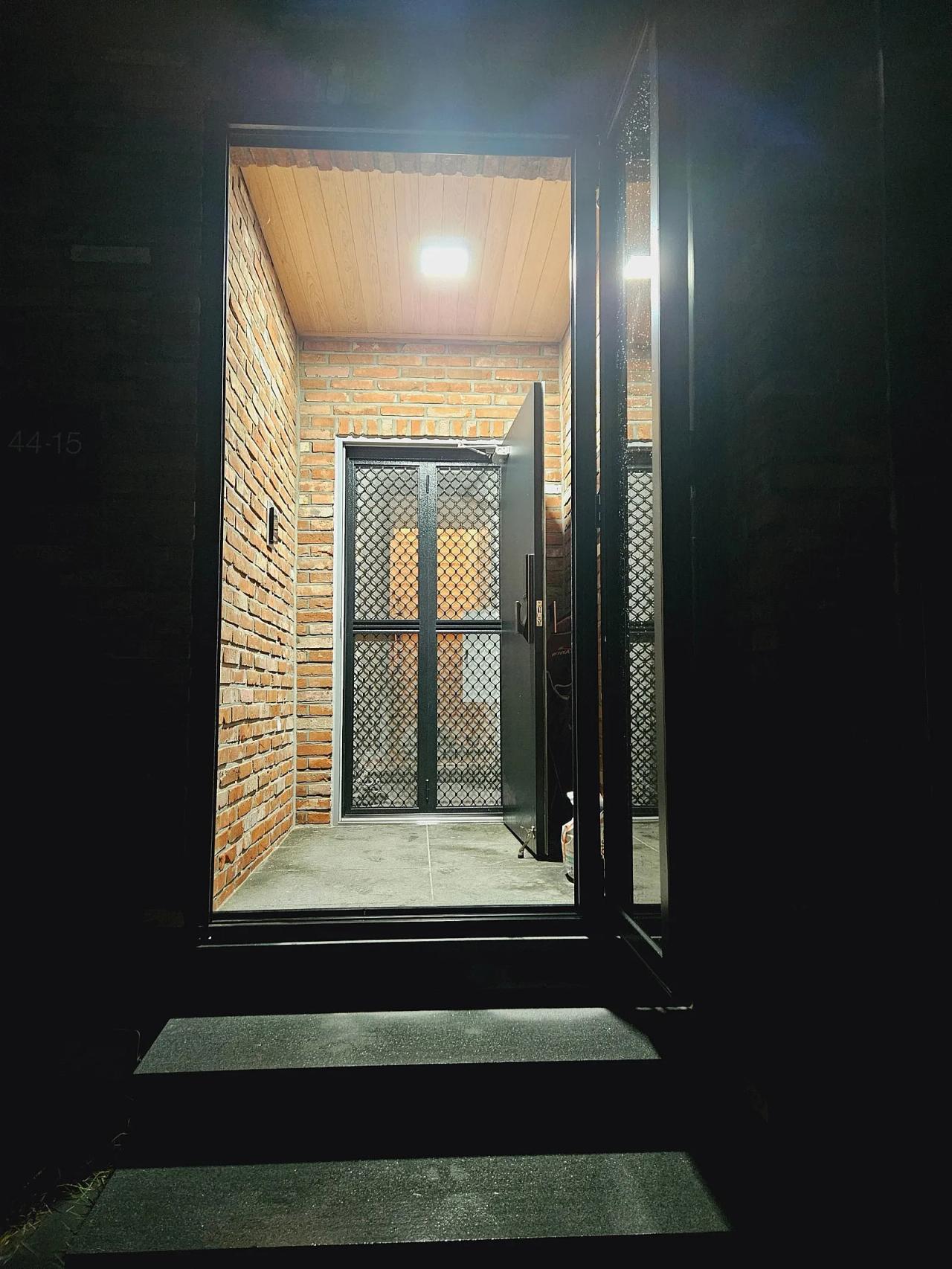 Room image 17