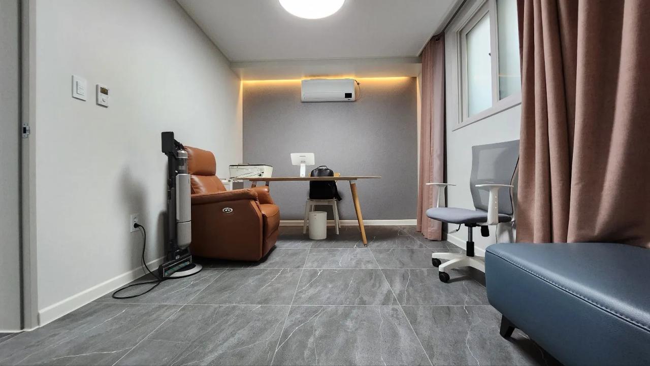 Room image 20