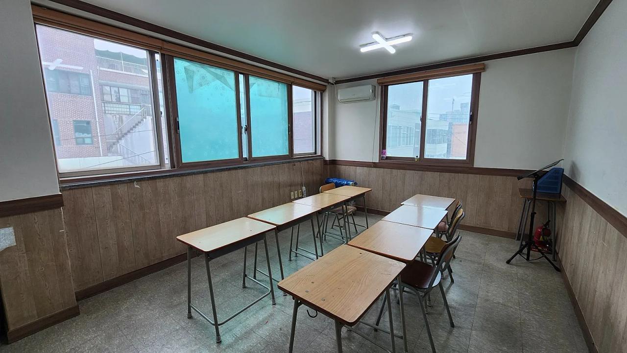 Room image 12