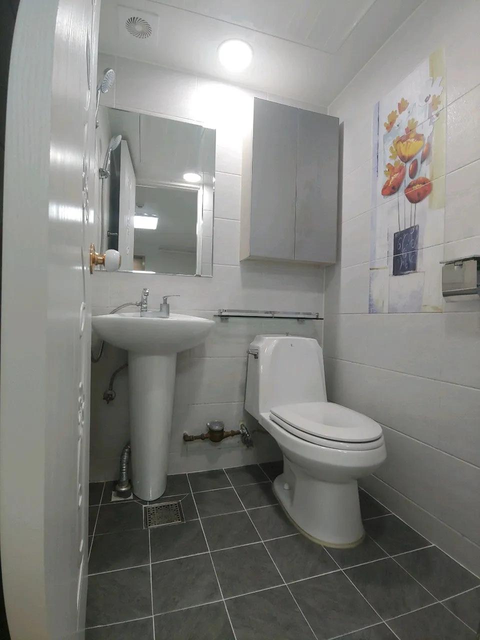 Room image 3