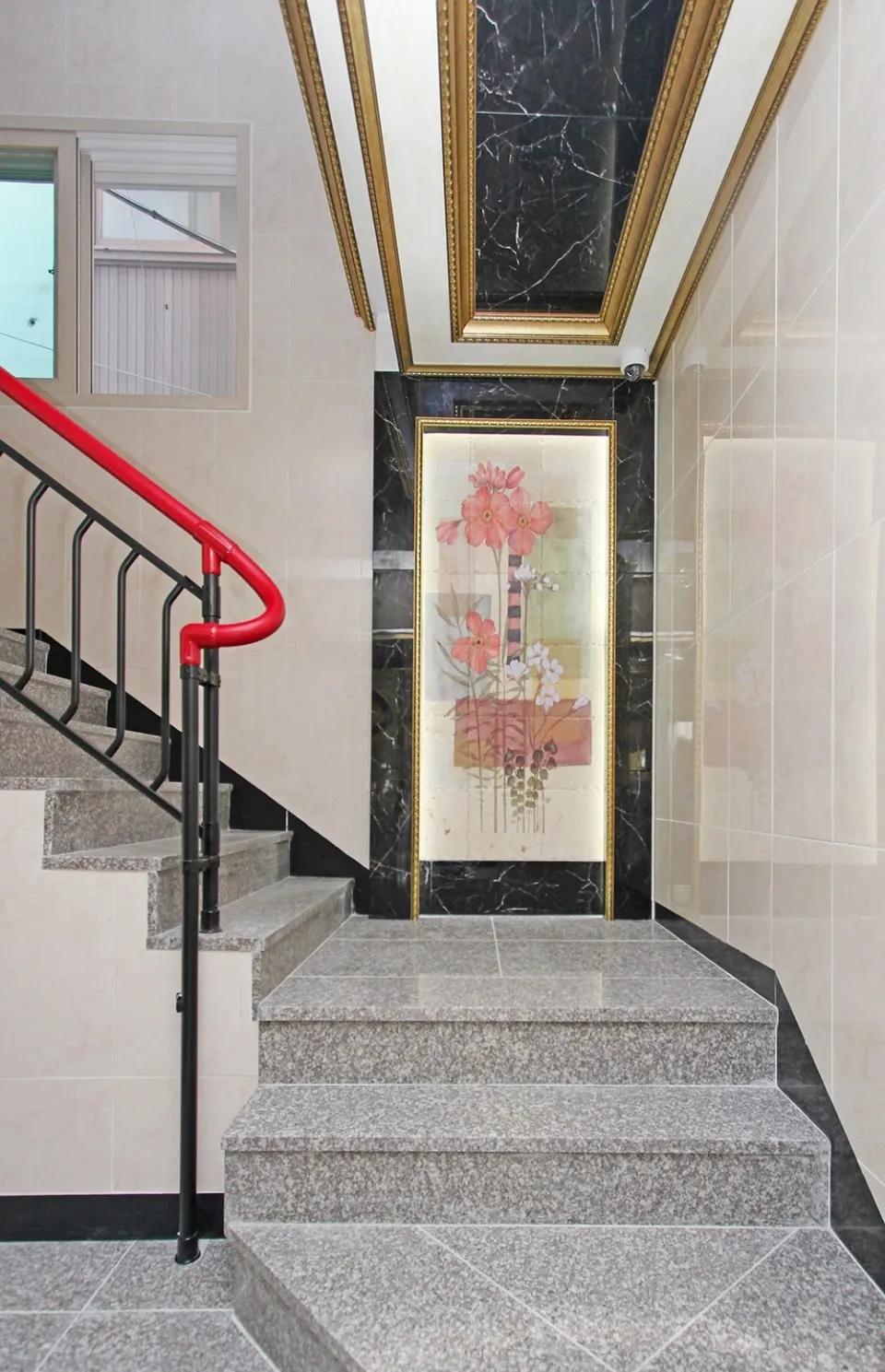 Room image 7