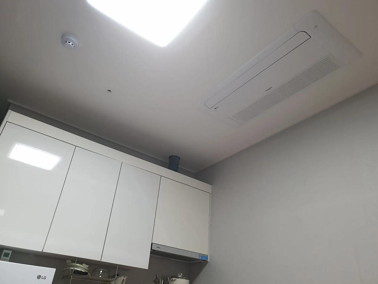 Room image 4