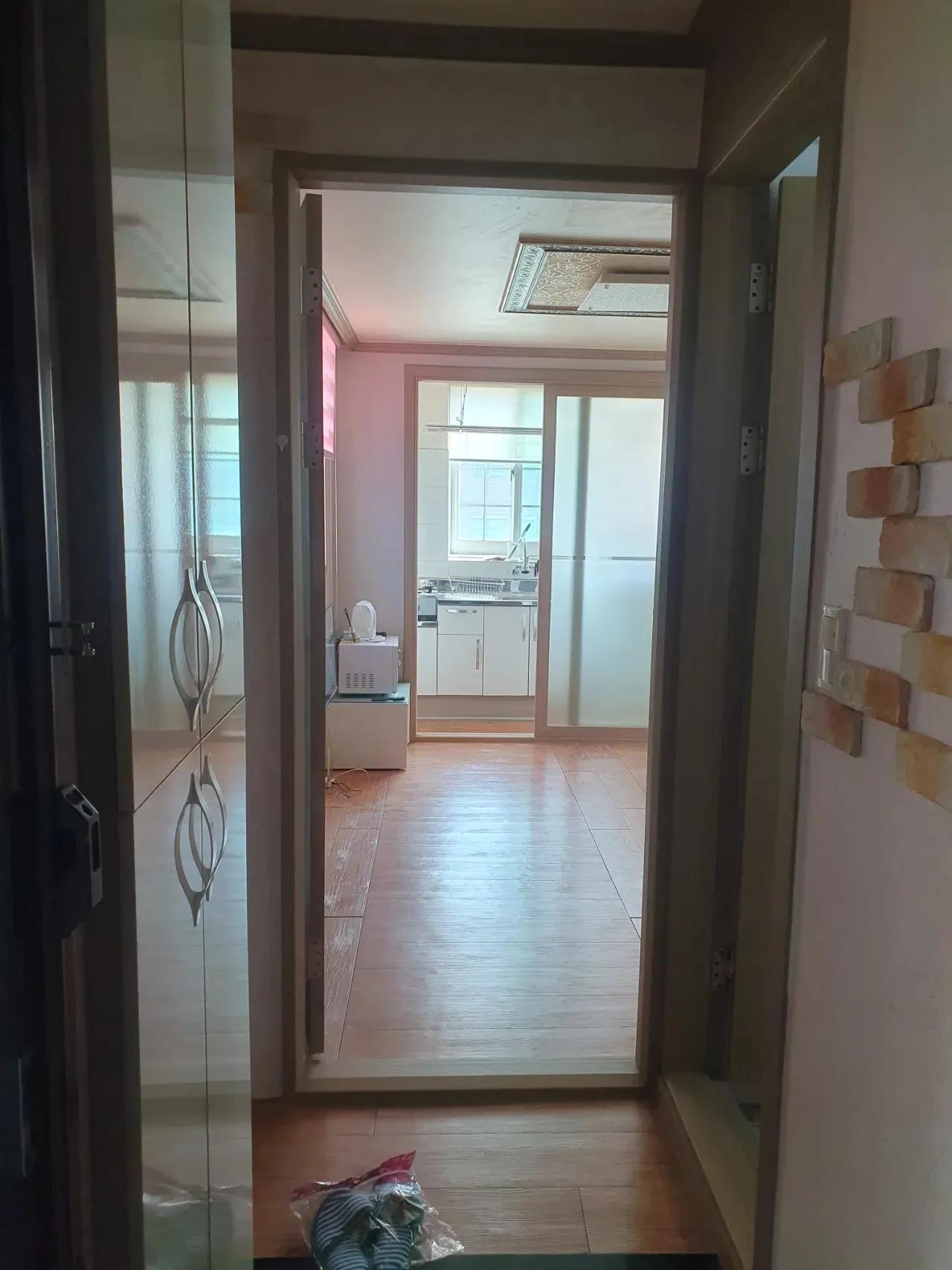Room image 4